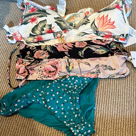 4 NWT BILLABONG/ROXY size large lot bundle - Picture 7 of 7